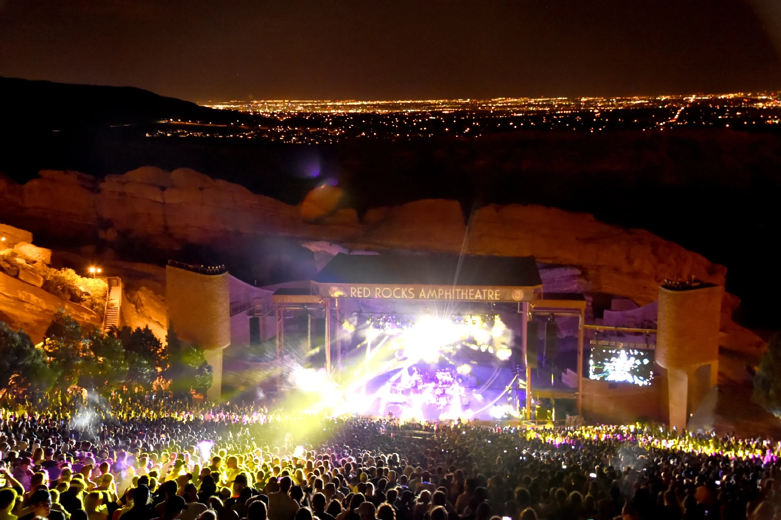 Denver Airport to Red Rocks Shuttle – Stress-Free Transfers for Concerts & Events