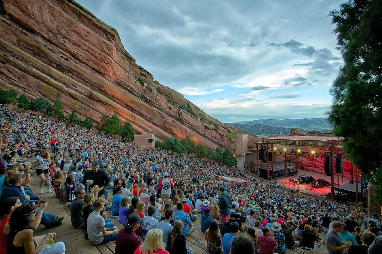 Denver limo service to Red Rocks with luxury transportation